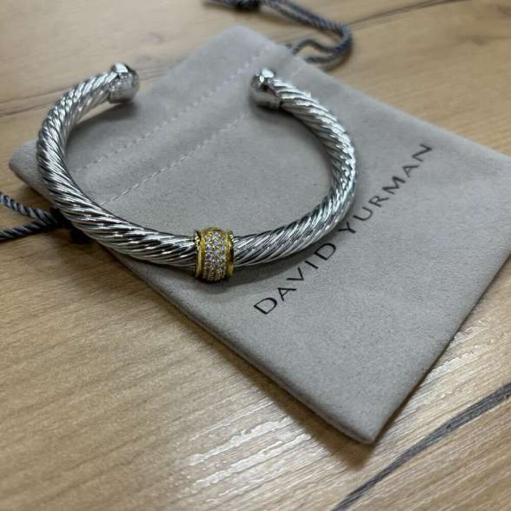 🎒David Yurman🎒 white Pomegranate Diamond Bracelet